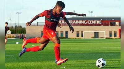 Keyrol Figueroa está destacando en la pretemporada del equipo U-18 del Liverpool.