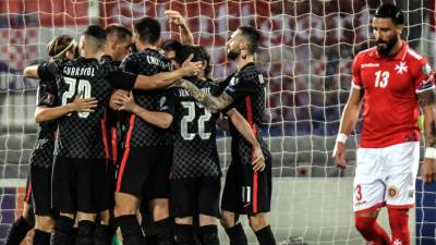 Jugadores de Croacia celebrando uno de los goles frente a Malta.