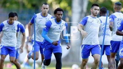 Bryan Róchez durante la última práctica de la Selección de Honduras antes del partido ante Canadá.