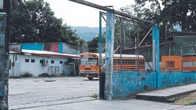 La terminal de las empresas progreseñas luce vacía en San Pedro Sula.