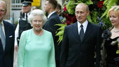 La monarca británica y el presidente ruso Vladímir Putin.