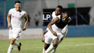 Boniek García selló el triunfo del Olimpia con un tremendo golazo frente al Vida en el estadio Nacional Chelato Uclés.