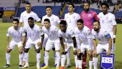 El equipo titular de la Selección de Honduras para el partido contra El Salvador.