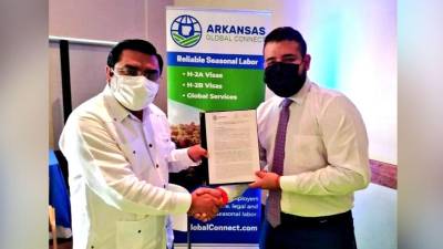 Representantes de la agencia estadounidense y el Gobierno de Honduras firmaron el convenio.