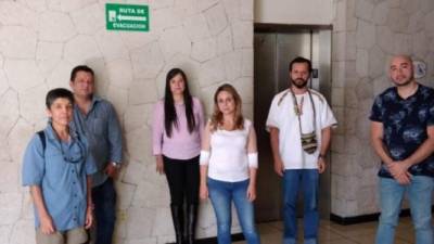 Estos colombianos le piden al Gobierno que haya un permiso especial para los colombianos que tienen viajes.