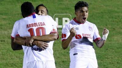 El Olimpia ya es líder del Torneo Clausura 2022 tras golear al Vida en La Ceiba.