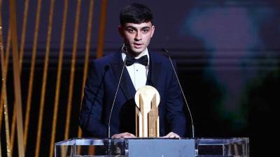 Pedri fue premiado como mejor jugador Sub-21 del año con el Balón de Oro de esa categoría.