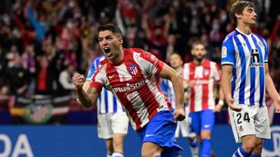 Luis Suárez evitó la derrota del Atlético de Madrid con un doblete ante Real Sociedad.