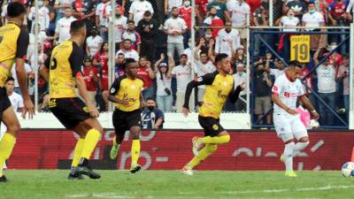 El Real España perdió 2-0 en la ida de la final del Torneo Apertura 2021 contra el Olimpia en el estadio Nacional.