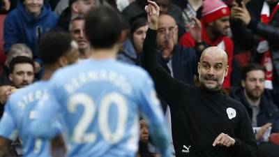 Pep Guardiola dio positivo a una prueba de coronavirus.