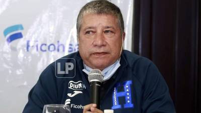 Hernán ‘Bolillo‘ Gómez habló en rueda de prensa de varios temas que rodean a la Selección de Honduras.