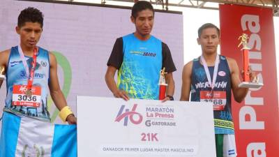 El guatemalteco José González lidera la Maratón Internacional de LA PRENSA, dejó atrás al hondureño Walberto Méndez.