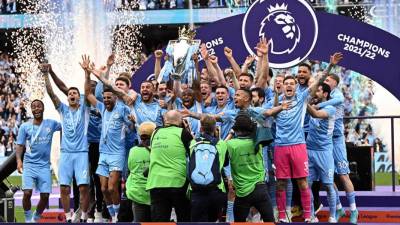 El Manchester City revalida su título en Premier League con remontada ante Aston Villa.