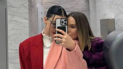 Estíbaliz Badiola y Belinda en una imagen de redes sociales.