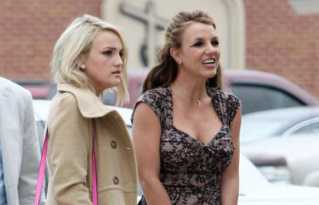 Jamie Lynn y Britney Spears en una foto de archivo. “Mi familia arruinó mis sueños”, dijo la princesa del pop.