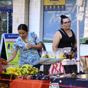 Mujeres hondureñas a diario se integran a sus trabajos luego de las tareas del hogar