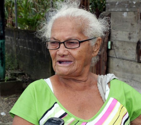 Basura en desagüe causa inundación en barrios de Puerto Cortés
