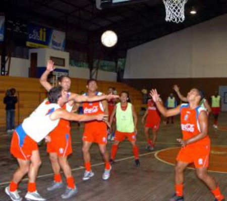 Tres posibles bajas en Olimpia