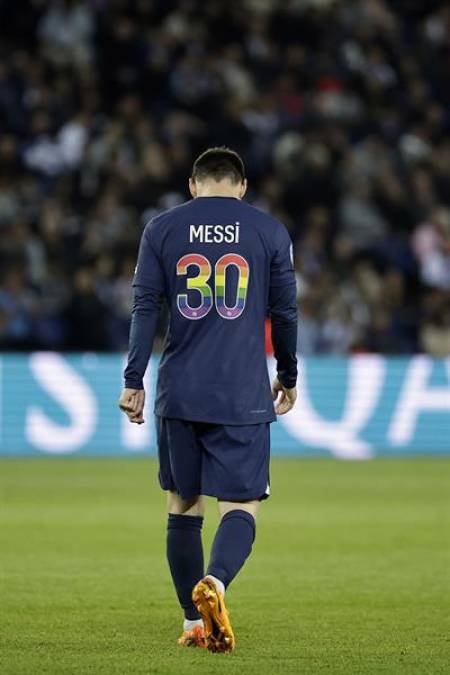 Presidente del Al Hilal sobre Messi: “No me pregunten por Messi. No te diré nada. Si sale algo de nuestra oficina de prensa, lo obtendrás. Cualquier estrella que viene a nuestro club debe saber que somos un gran club. Nuestro objetivo es mejorar (al equipo). Si te enfocas en una persona, pierdes el grupo”.