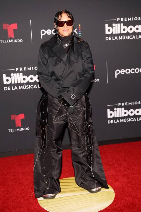 El cantante estadounidense de ascendencia puertorriqueña, Elvis Crespo sorprendió con este look, y prometió que tiene una sorpresa para el resto de la noche.