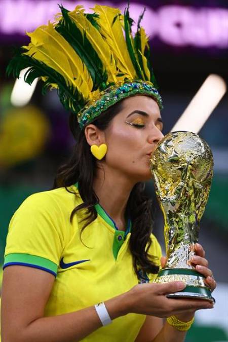 Las aficionadas brasileñas siempre muestran su amor por su país.
