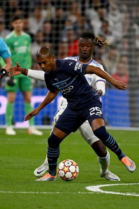 Fernandinho: El veterano volante brasileño ha cumplido su ciclo en el Manchester City y se irá el 30 de junio, fecha en la que termina su contrato.