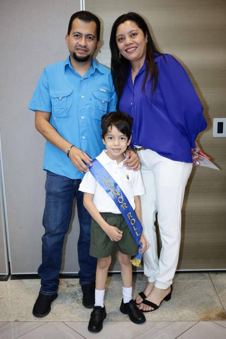 Graduación de preescolar de Fundación Mhotivo en el Club Hondureño Árabe