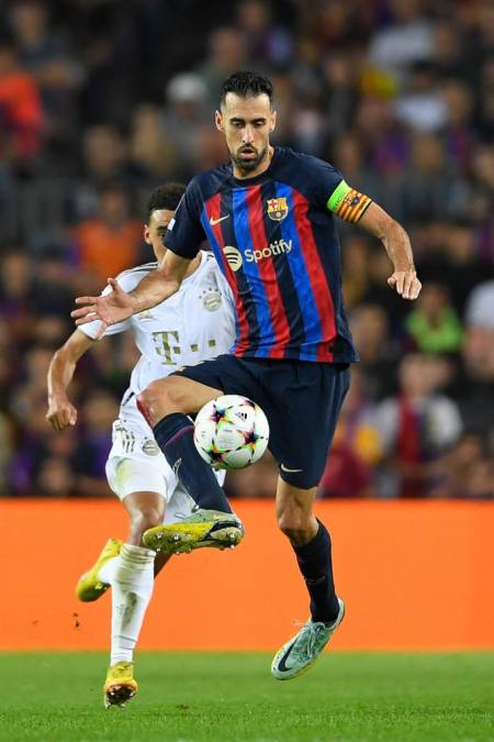Sergi Busquets: El centrocampista de contención es otro de los señalados y según medios españoles estará saliendo del FC Barcelona. Al parecer su nuevo destino podría ser la MLS.