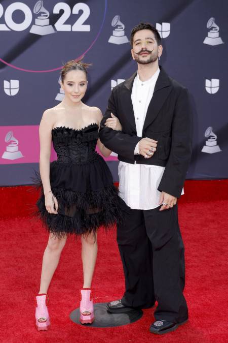 Eva Luna Montaner y su esposo, el cantante colombiano Camilo.