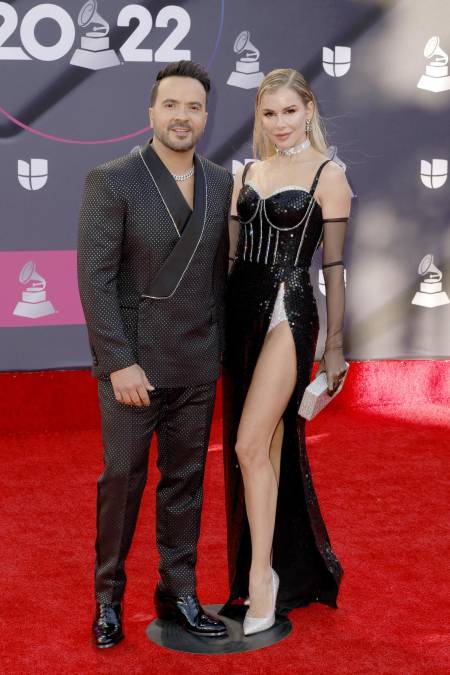 El cantante Luis Fonsi y su esposa, la modelo Águeda López. 