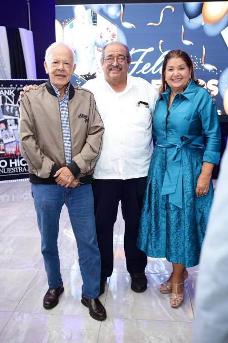 Enrique Morales, German Salgado, y Lety de Morales