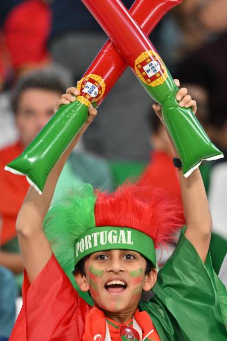 Pequeños aficionados asistieron al encuentro entre Portugal y Corea del Sur para apoyar a su equipo.