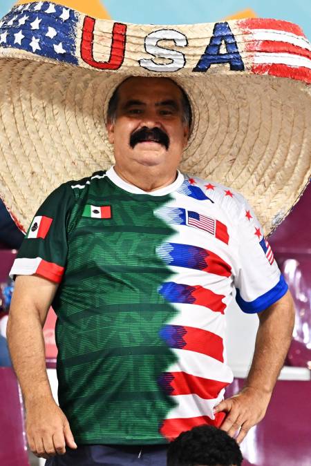 Este aficionado mexicano mostró su apoyo a Estados Unidos debido a la eliminación de México en fase de grupos.
