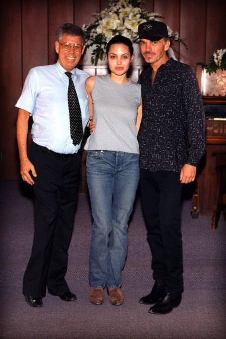 Angelina Jolie y Billy Bob Thornton. La actriz de “Maléfica” y el cineasta se casaron en Las Vegas en mayo de 2000, pero terminaron tres años después.
