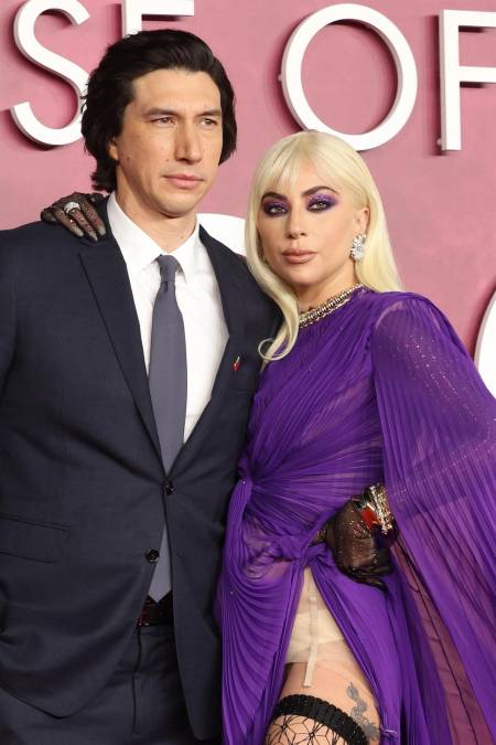 Lady Gaga junto a Adam Driver, quien interpreta a Maurizio Gucci.