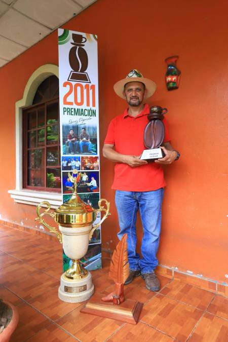 Óscar Tinoco, el primer bicampeón nacional de la “Taza de Excelencia”