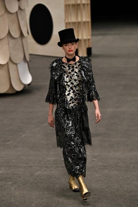 Chanel convierte el estilo circense en Alta Costura