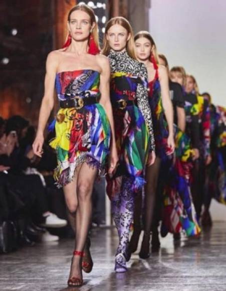 La top model rusa también ha desfilado para las grandes casas de modas, incluyendo Givenchy, Roberto Cavalli, Alexander Wang, Valentino y Dolce&Gabbana.