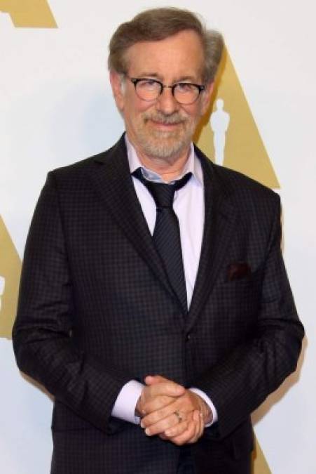 BEVERLY HILLS, CA - FEBRUARY 8: Director Steven Spielberg attends the 88th Annual Academy Awards Nominee Luncheon in Beverly Hills, California. (Photo by Dan MacMedan/WireImage)