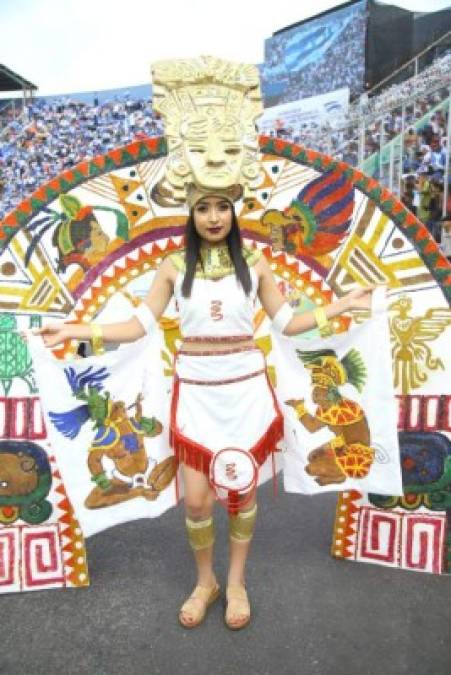 Este es uno de los vestidos que más robó aplausos en el desfile de la capital de Honduras.<br/>