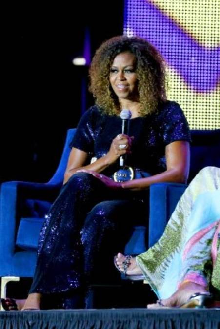Michelle causó sensación en redes sociales al mostrar su cabello al natural durante una conferencia de empoderamiento para mujeres afroamericanas el pasado fin de semana.