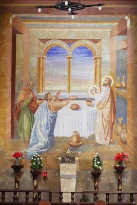 Verdaderas obras de arte religioso embellecen los altares de la catedral San Pedro Apóstol.