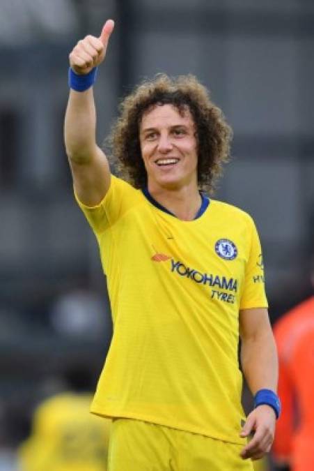 David Luiz: El defensor brasileño finaliza su contrato con el Chelsea en junio del 2019.