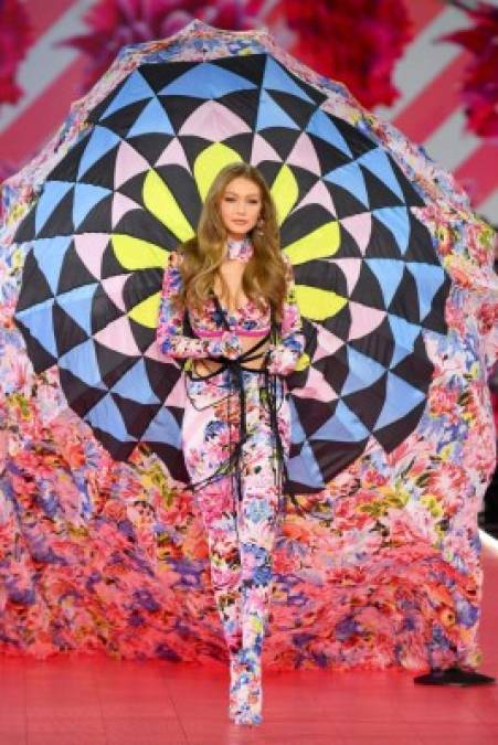 La modelo Gigi Hadid acaparó una vez más las miradas en el hermoso desfile anual de Victoria's Secret.