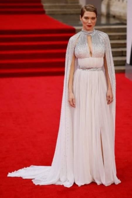 La actriz francesa Léa Seydoux derrochó elegancia.