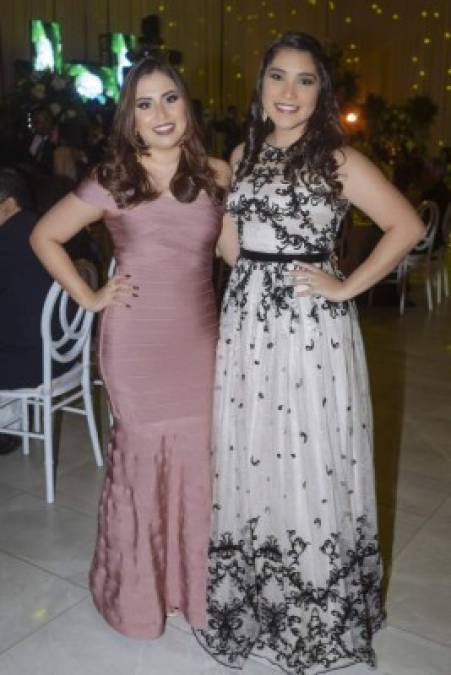 Alejandra Santos y Giselle Madrid.