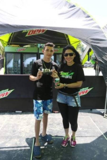 Mountain Dew haciendo vivir una experiencia extrema a los hondureños que visitan la Playa de Tela.