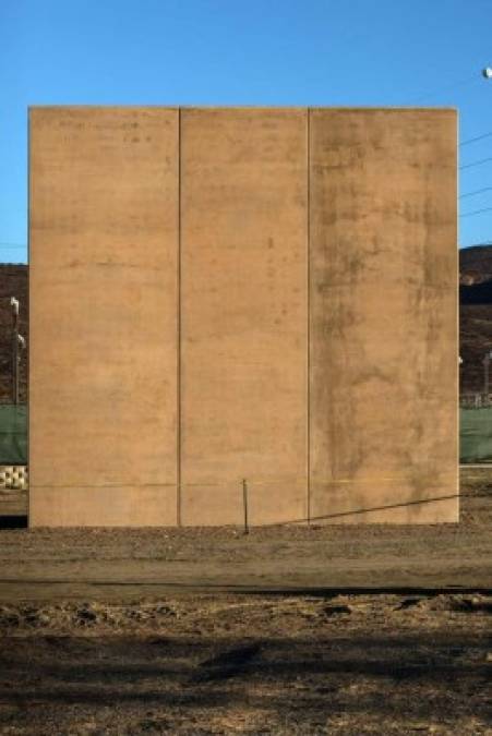 El octavo prototipo es de concreto muro. Trump eligirá uno de estos 8 modelos para comenzar a construir el muro en la frontera sur de EUA.