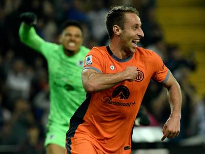 Davide Frattesi celebra su gol de la victoria frente al Udinese en el duelo desarrollado en el Dacia Arena Stadium.