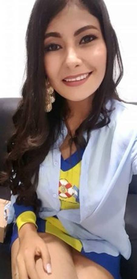 SHANGHAI, CHINA - NOVEMBER 20: Bella Hadid walks the runway during the 2017 Victoria's Secret Fashion Show at Mercedes-Benz Arena on November 20, 2017 in Shanghai, China. (Photo by Taylor Hill/WireImage)